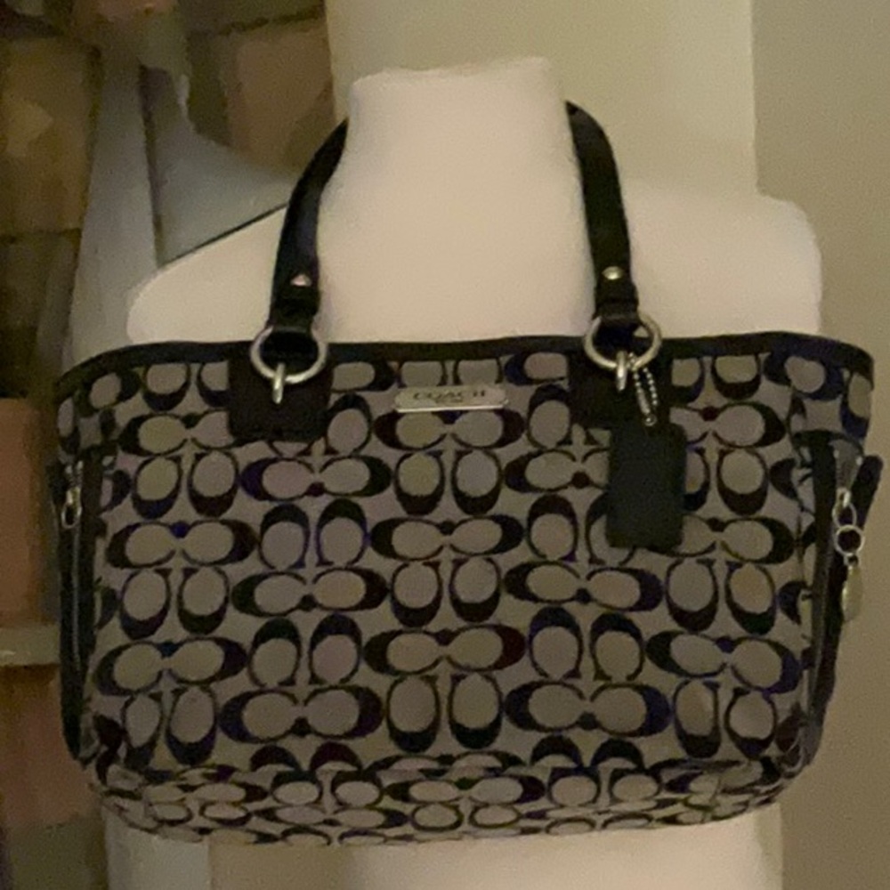 Coach Signature Gray Black Purse Shoulder Bag Silver Toned Accents Authenticated